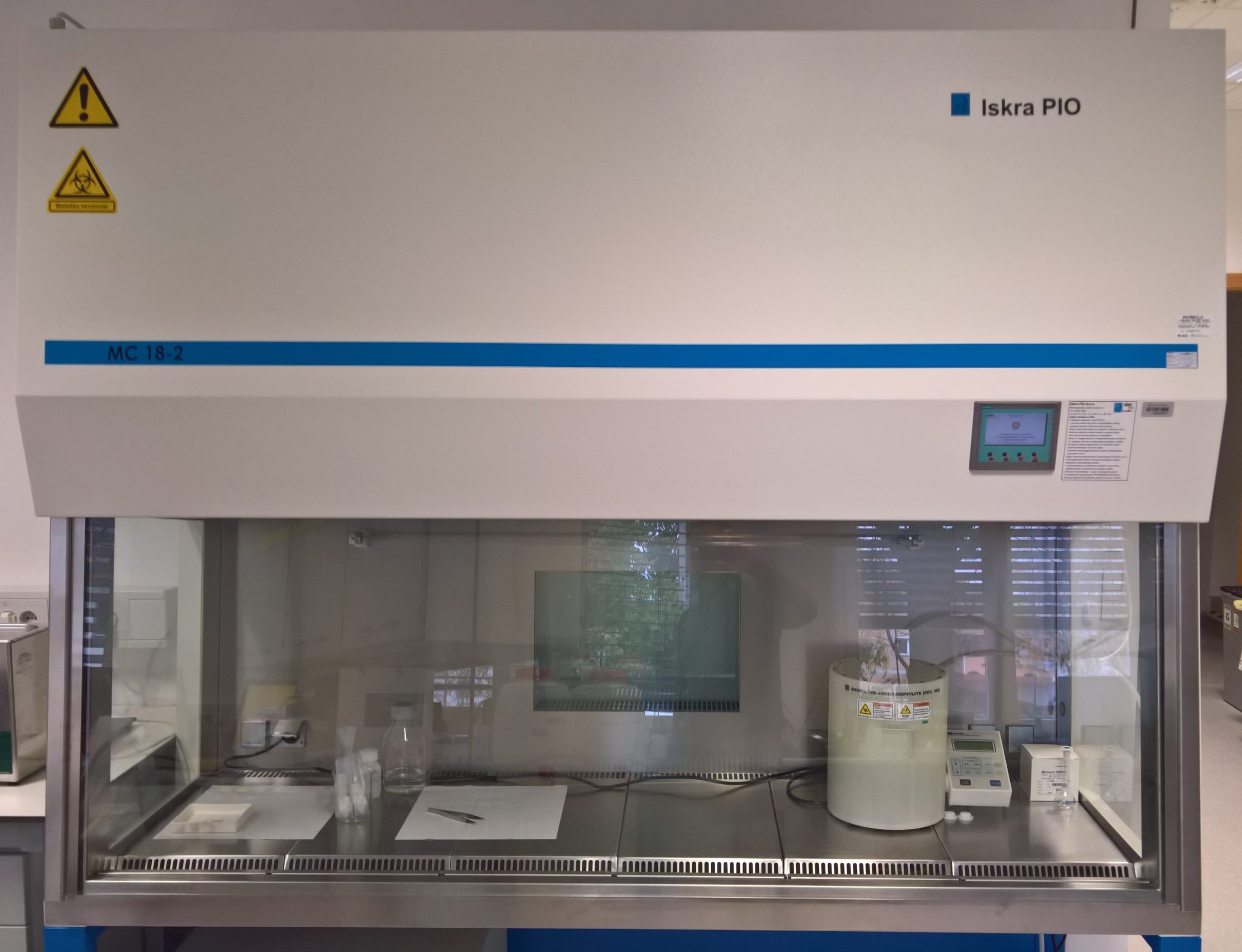 Laminar Flow Cabinet (MC 18-2, Iskra Pio) 