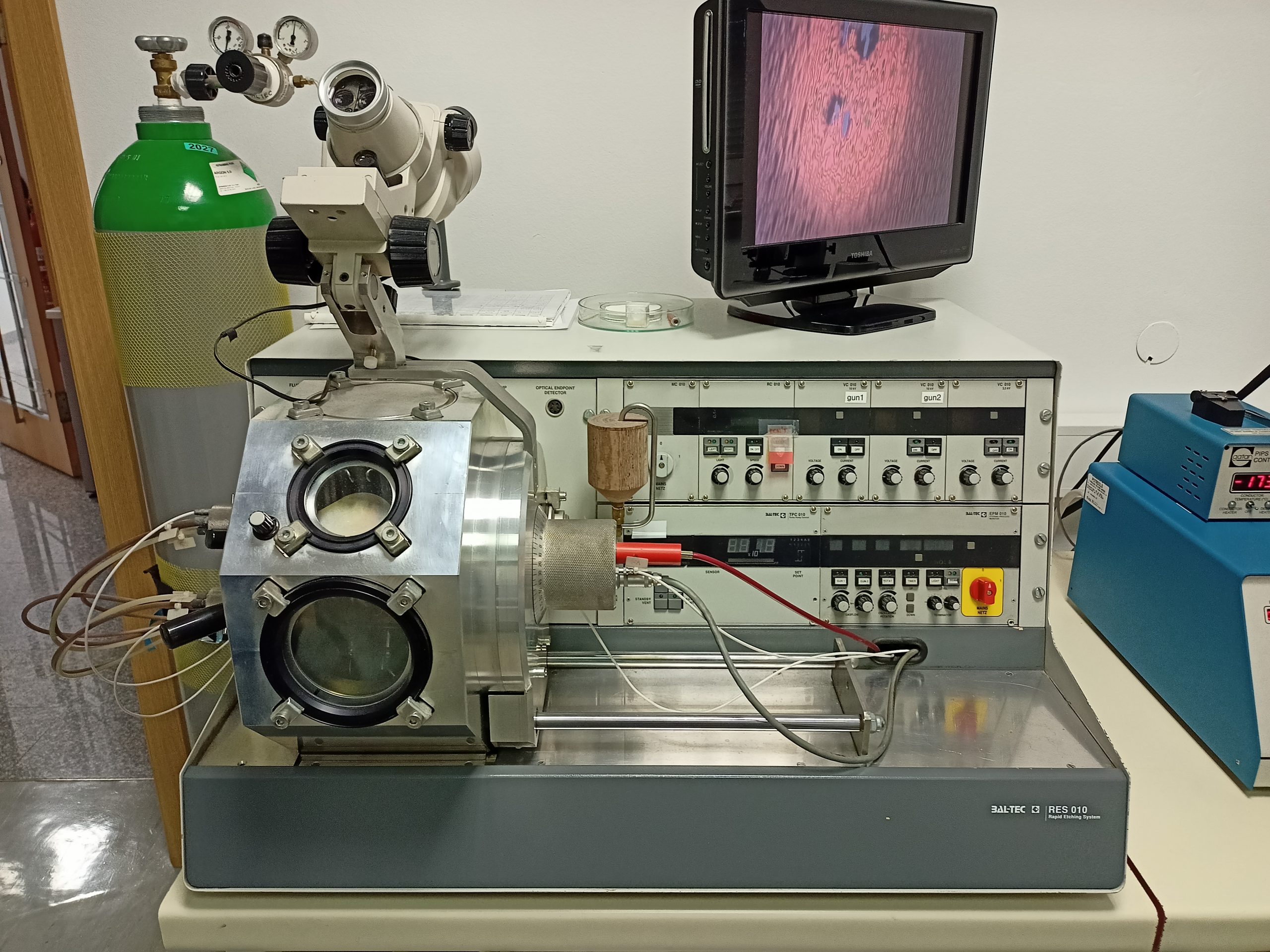 Ion Beam Milling System RES 010