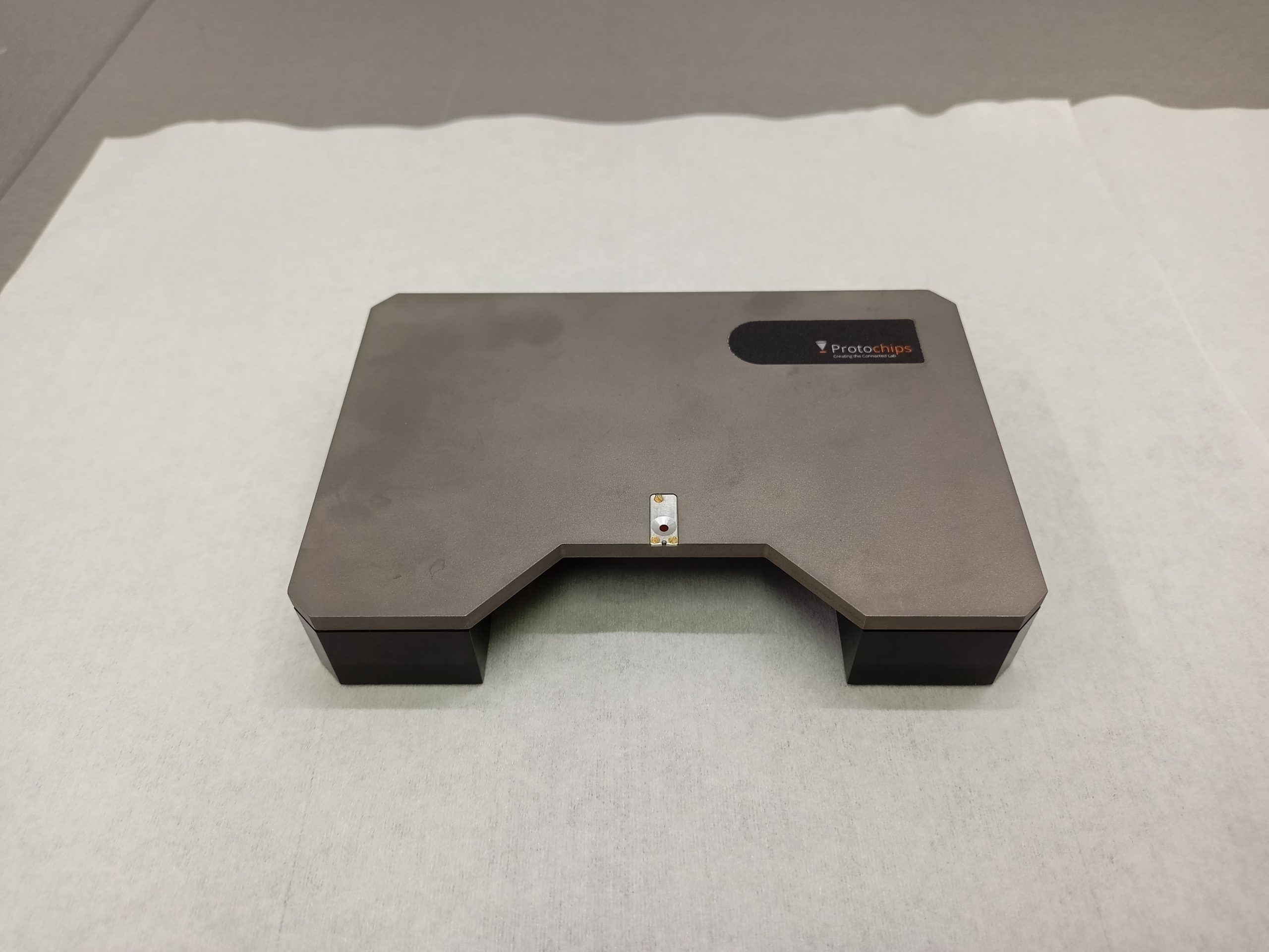 Protochips ex-situ liquid-cell device