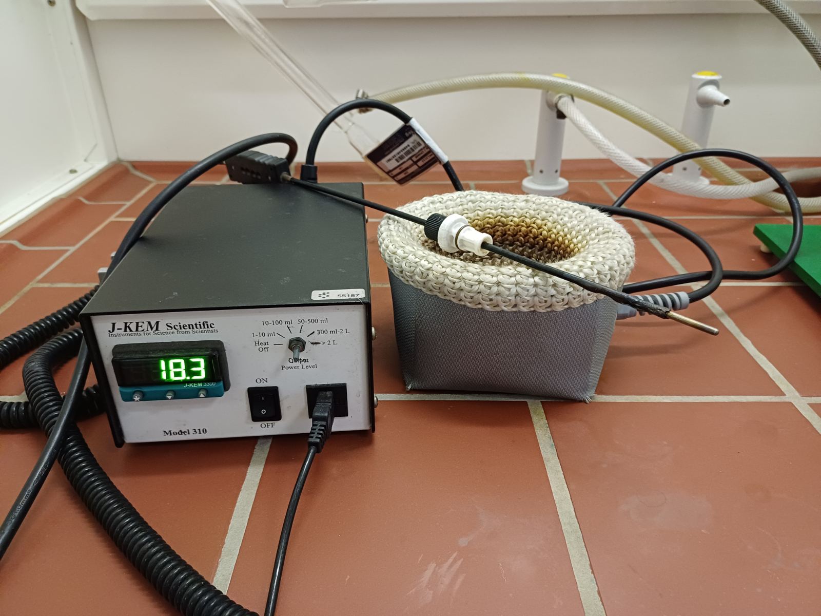 Hemispherical heating mantle 