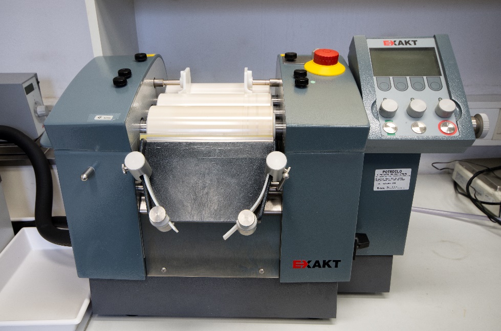 3 roll mill, EXAKT 80E, EXAKT Advanced Technologies GmbH, Norderstedt, Germany