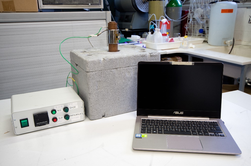 Custom made freeze caster