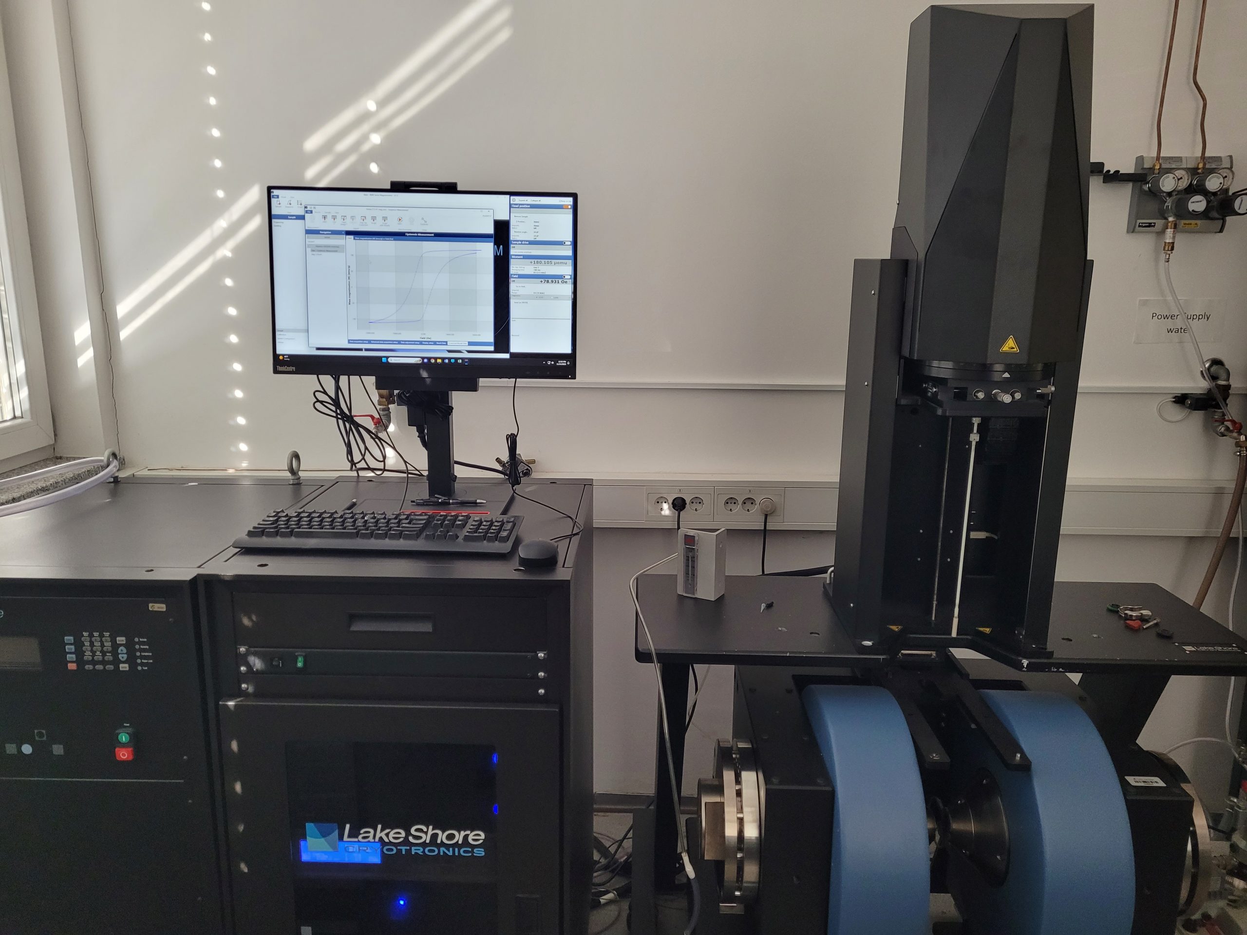 Lakeshore Vibrating Sample Magnetometer (VSM)