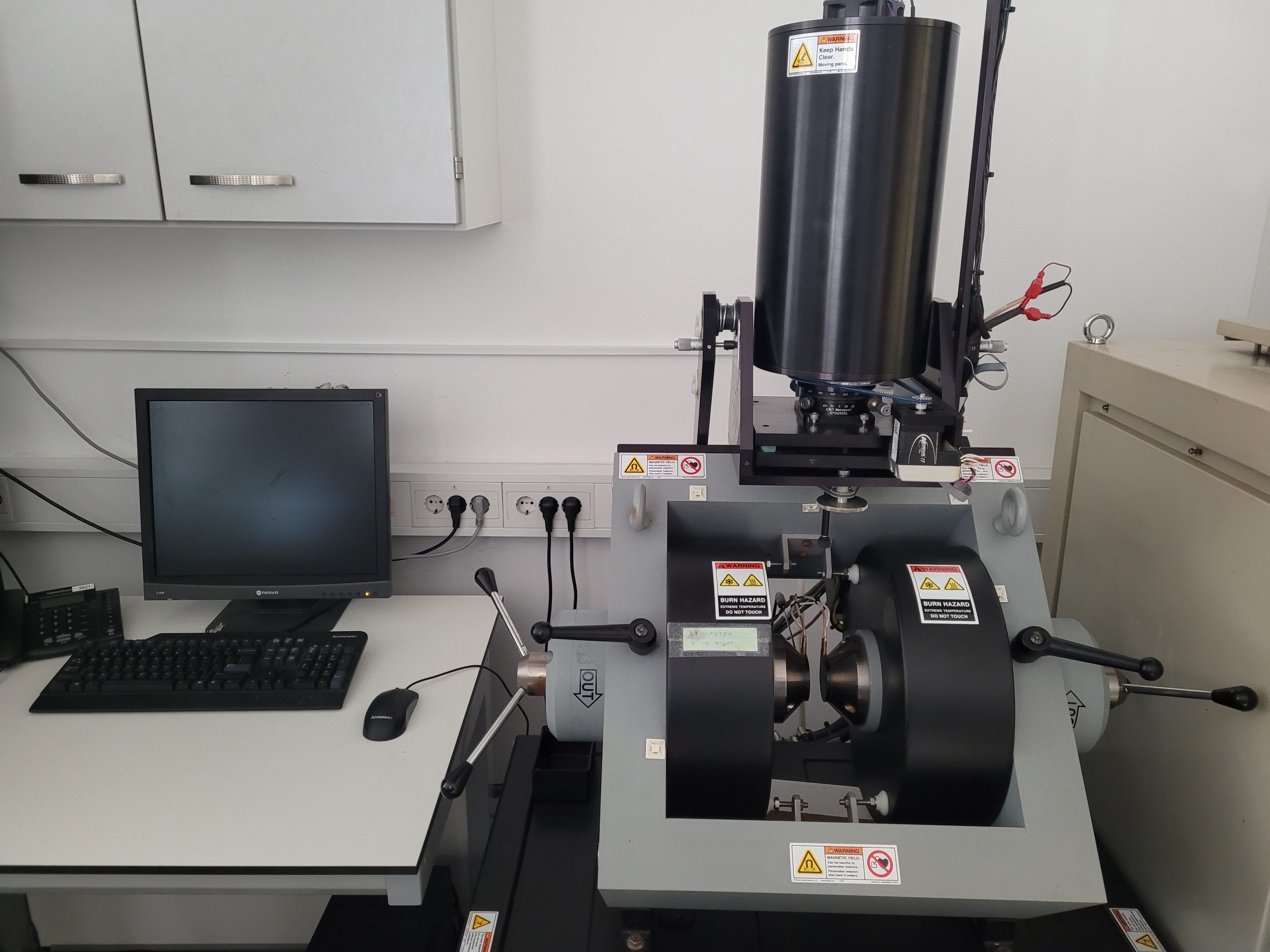 Microsense Vibrating Sample Magnetometer (VSM)